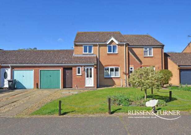 3 bed property, in Cedar Way, £240,000