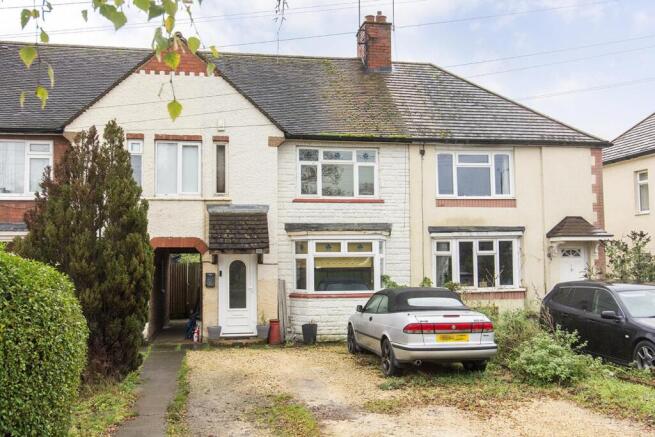 2 bed property, in Welland Park Road, £220,000