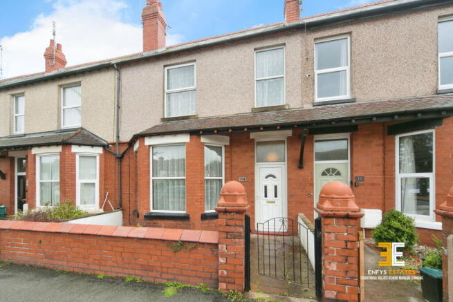 5 bed property, in Trinity Avenue, £258,000