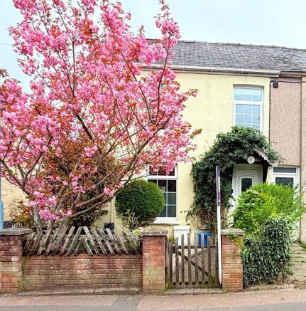 3 bed property, in Mardy, £300,000