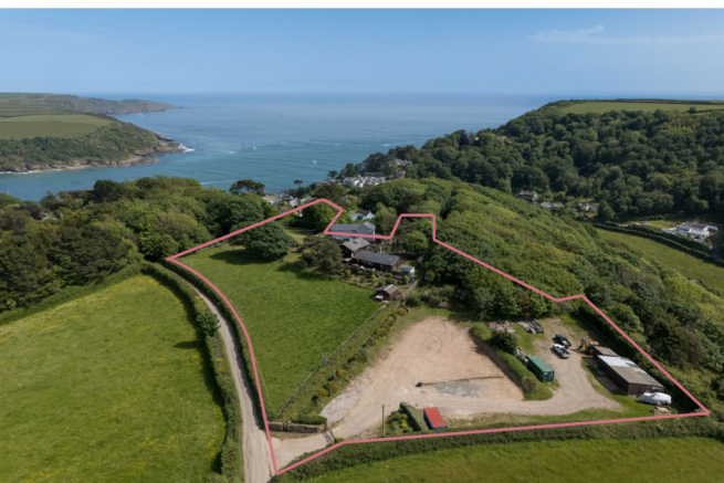 5 bed property, in Moult Hill, £2,000,000