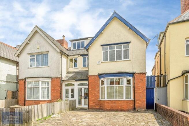 5 bed property, in Fountain Road, £525,000