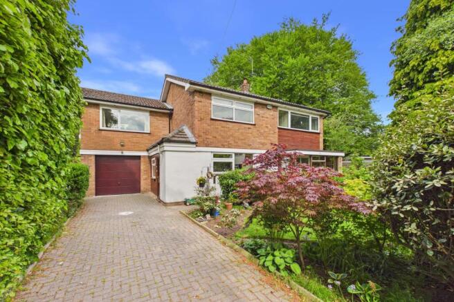 4 bed property, in Birch Rise, £700,000