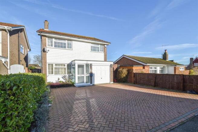3 bed property, in Shortcroft, £539,000
