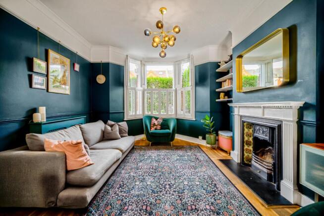 4 bed property, in Earlsfield Road, £1,100,000
