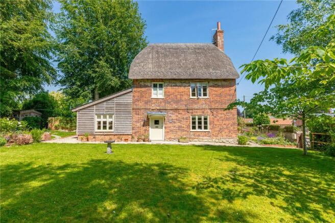 2 bed property, in The Green, £550,000