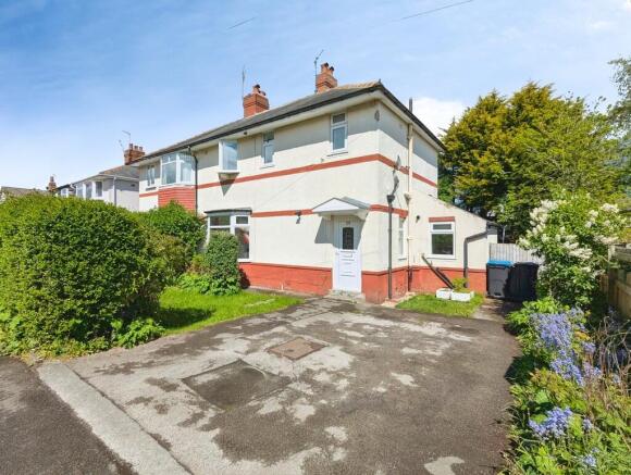 3 bed property, in Wharfedale Avenue, £290,000