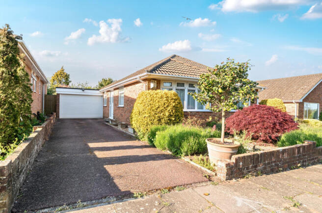 2 bed property, in Redhill Close, £650,000