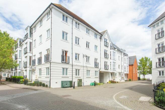1 bed property, in Old Watling Street, £158,000