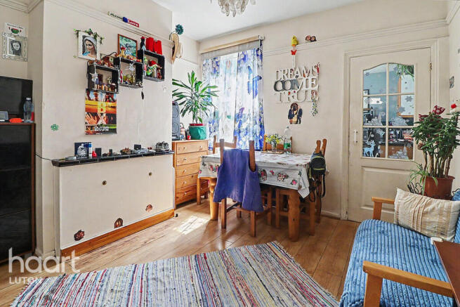3 bed property, in Ridgway Road, £250,000