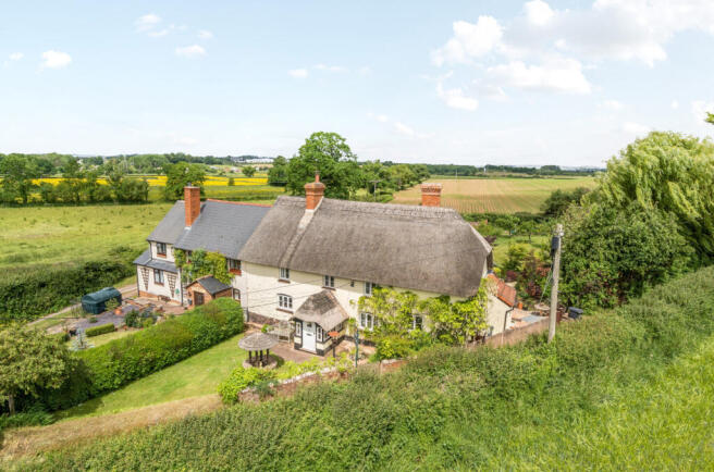 3 bed property, in Clyst St. Mary, £500,000