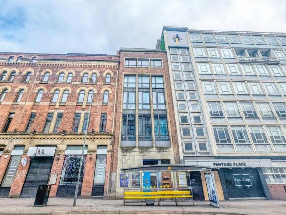 2 bed property, in Sir Thomas Street, £85,000