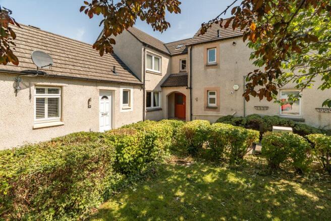 2 bed property, in 424/2 South Gyle Mains, £160,000