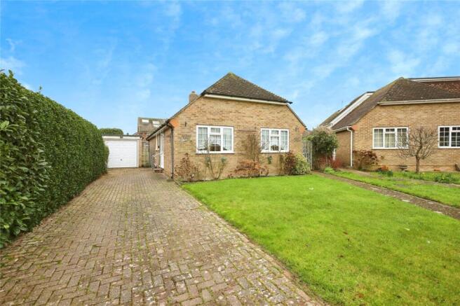 3 bed property, in Ashcroft Close, £495,000