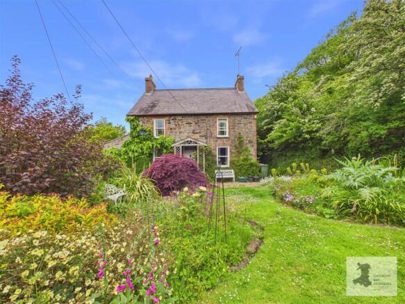 4 bed property, in Moylegrove, £650,000