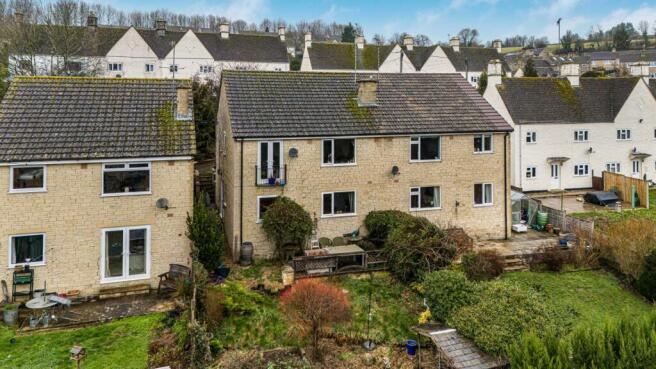 4 bed property, in Rectory Lane, £385,000