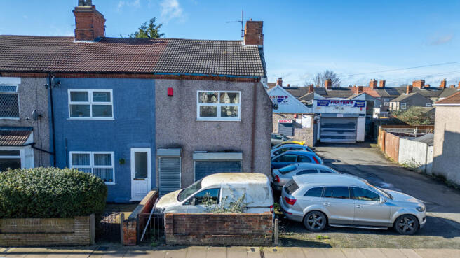 3 bed property, in 8 Legsby Avenue, £10,000