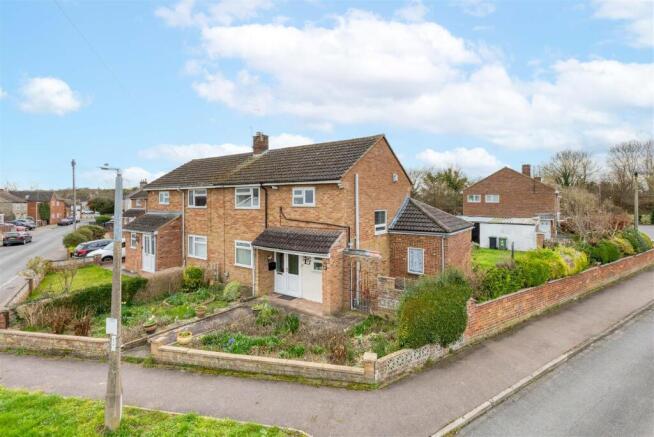 3 bed property, in Primrose Lane, £425,000