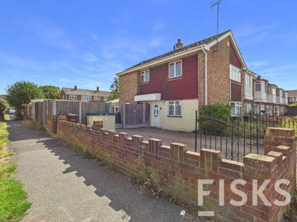 3 bed property, in The Chilterns, £320,000
