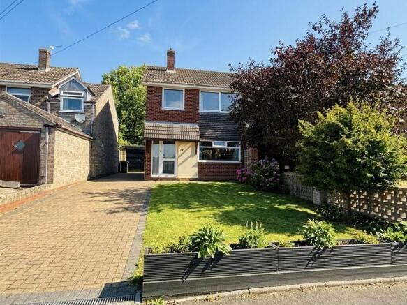 3 bed property, in Wensum Way, £200,000