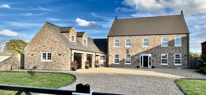 6 bed property, in Strawberry View, £650,000