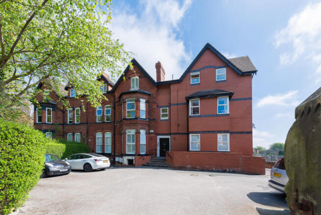 1 bed property, in Coniston House, £90,000