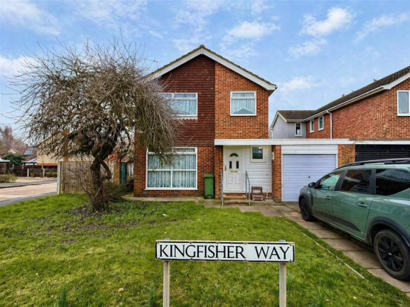 3 bed property, in Kingfisher Way, £430,000
