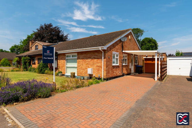 3 bed property, in Larch Lane, £295,000