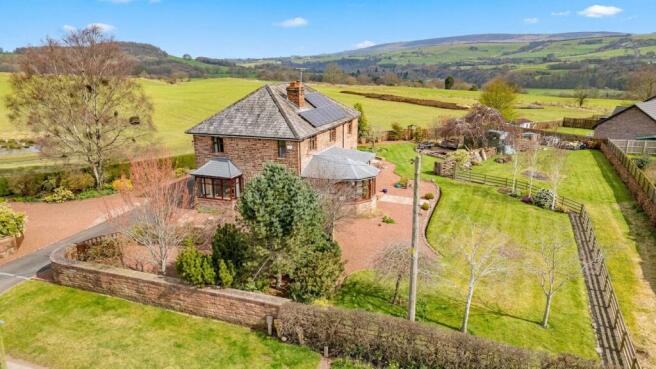 4 bed property, in Carlisle CA4, £675,000