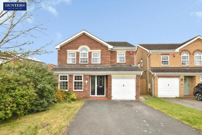 4 bed property, in Maple Close, £230,000