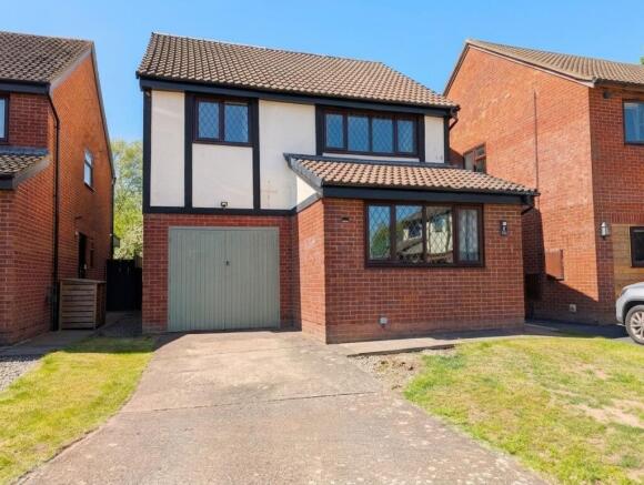 4 bed property, in Rotherwas Close, £290,000