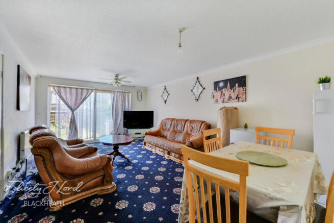 3 bed property, in Ancona Road, £450,000