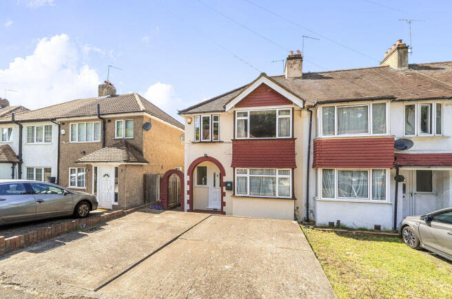 3 bed property, in Glenn Avenue, £520,000