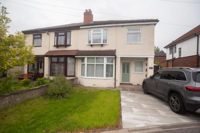 3 bed property, in East Lancashire Road, £200,000