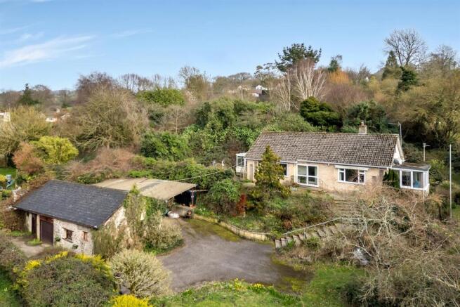 4 bed property, in Membury, £495,000