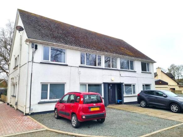 2 bed property, in Lon Hendre, £55,000