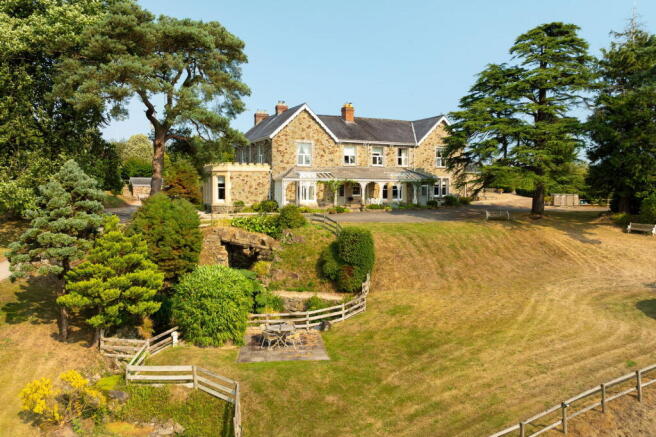 7 bed property, in High Bickington, £1,750,000
