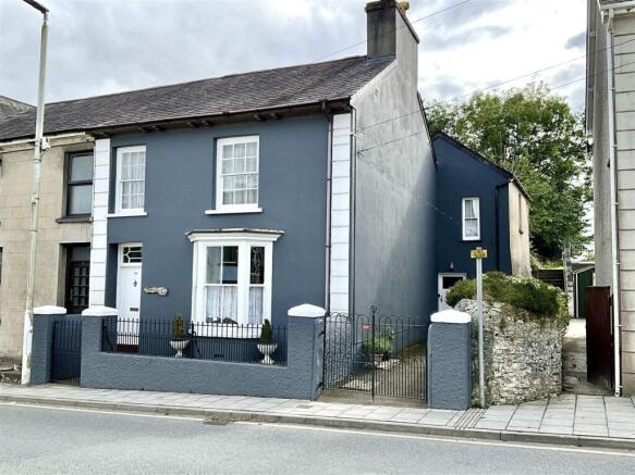 4 bed property, in 84 Bridge Street, £235,000