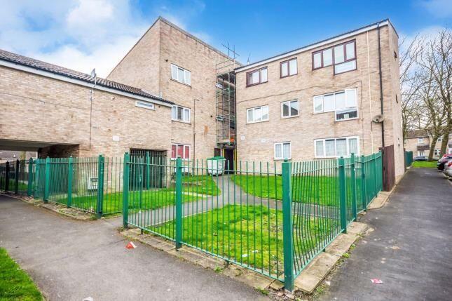 2 bed property, in Farmhouse Road, £67,000