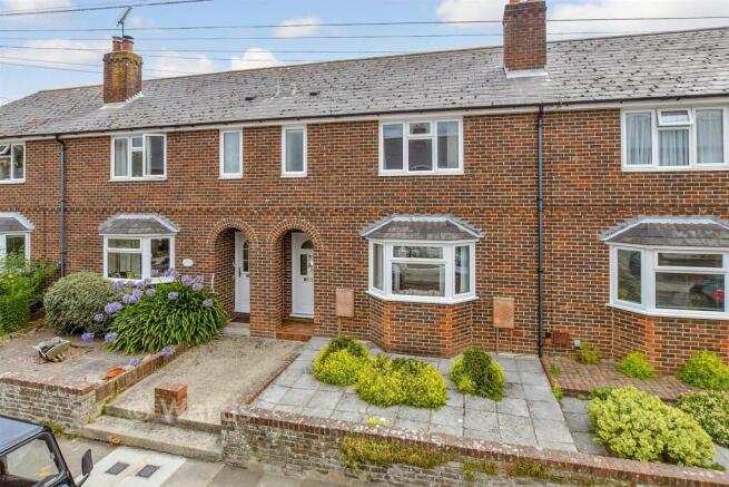 2 bed property, in St. Andrew's Road, £325,000