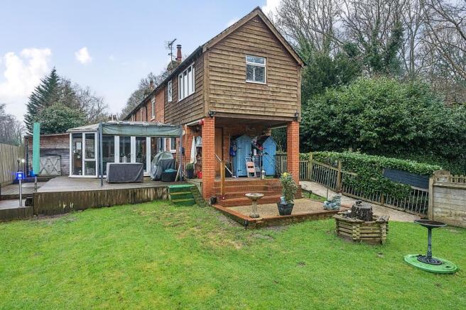 3 bed property, in Woking, £600,000