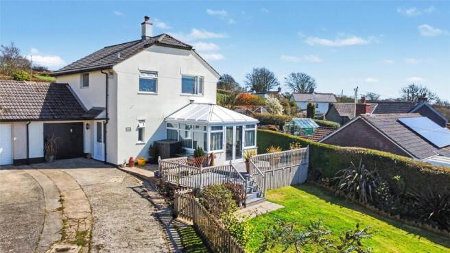 3 bed property, in Grange Close, £385,000