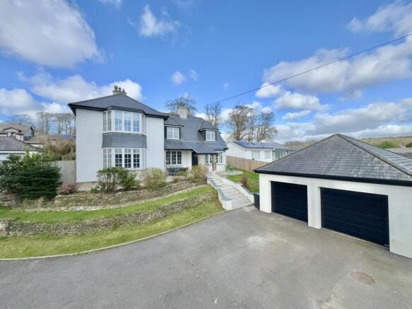 4 bed property, in Tregolls Road, £800,000