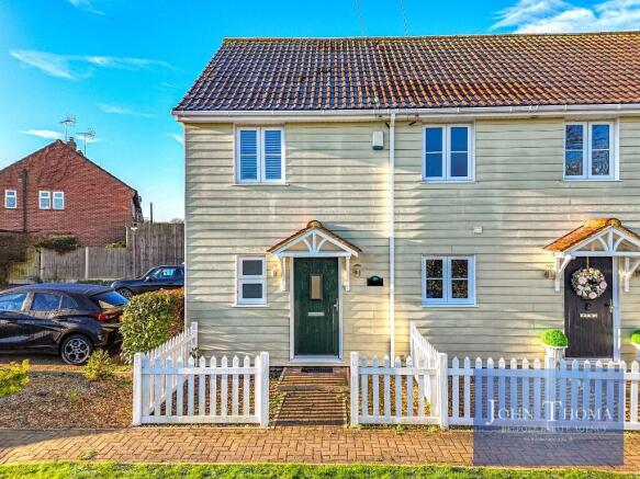 2 bed property, in Cripsey Avenue, £400,000