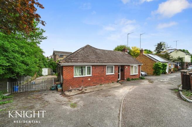 4 bed property, in St Andrews Avenue, £350,000