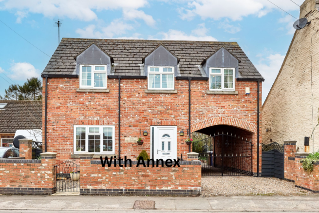 5 bed property, in High Street, £550,000