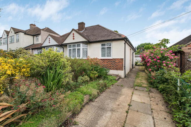 2 bed property, in Kerrill Avenue, £500,000