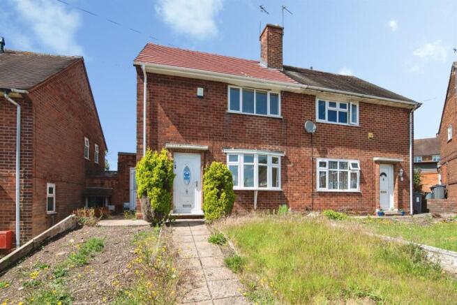 2 bed property, in Caddick Road, £210,000