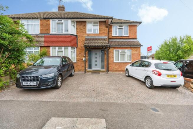 5 bed property, in Black Swan Lane, £550,000
