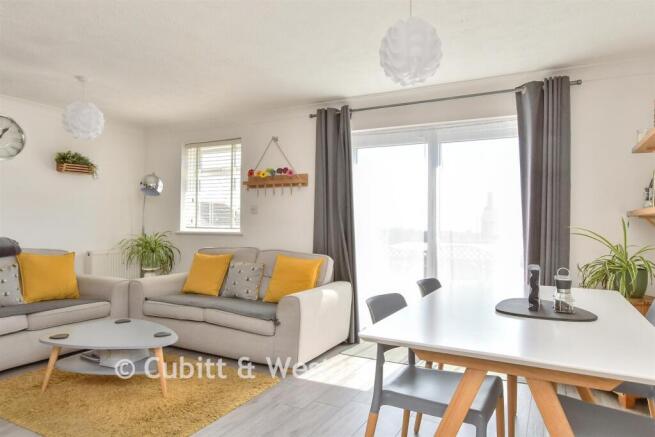 3 bed property, in Rudyard Close, £385,000